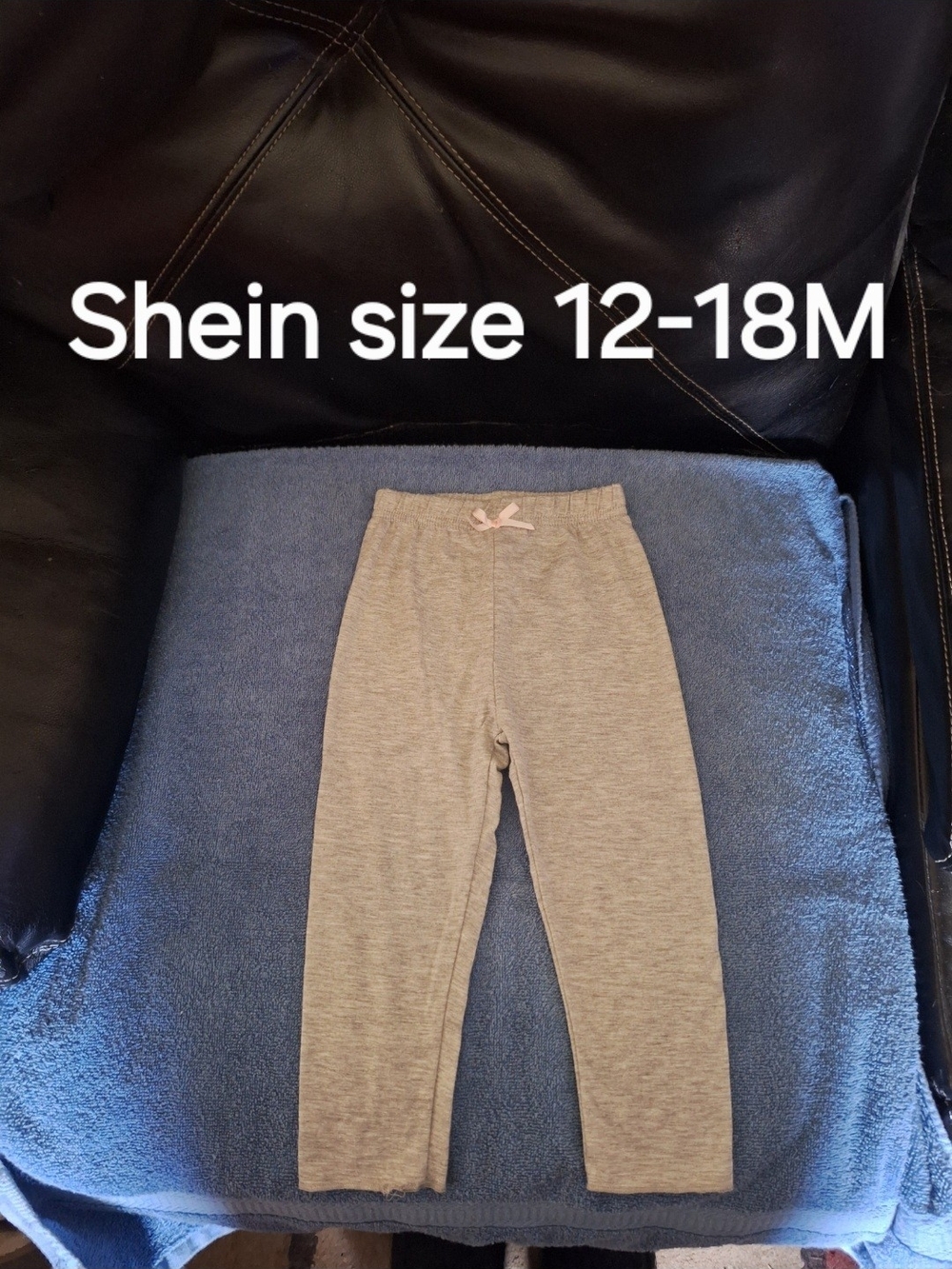 SHEIN Gray Knit Leggings with Pink Bow